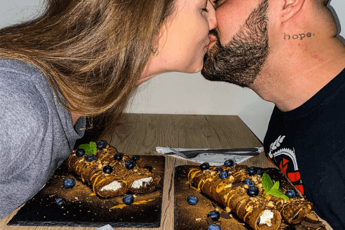 Zdravé, proteínové palacinky plnené tvarohom a ovocím